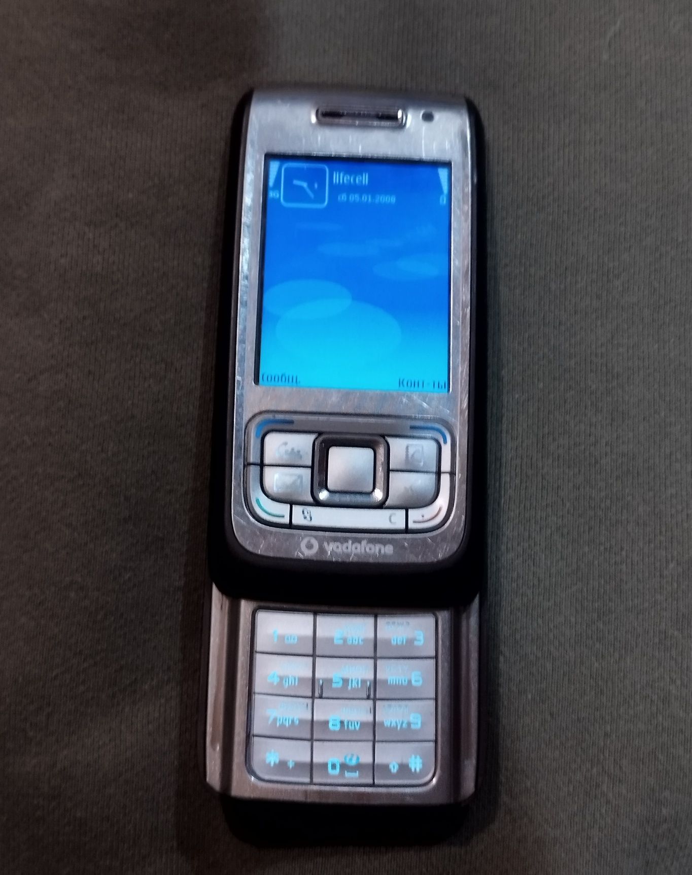 Продам мобильный телефон Nokia E65-1