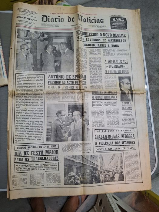Jornais altura 25 abril de 1974