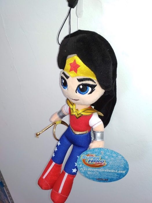 Promo:Peluche Dc Super Hero Girls Wonder Woman 25 cm