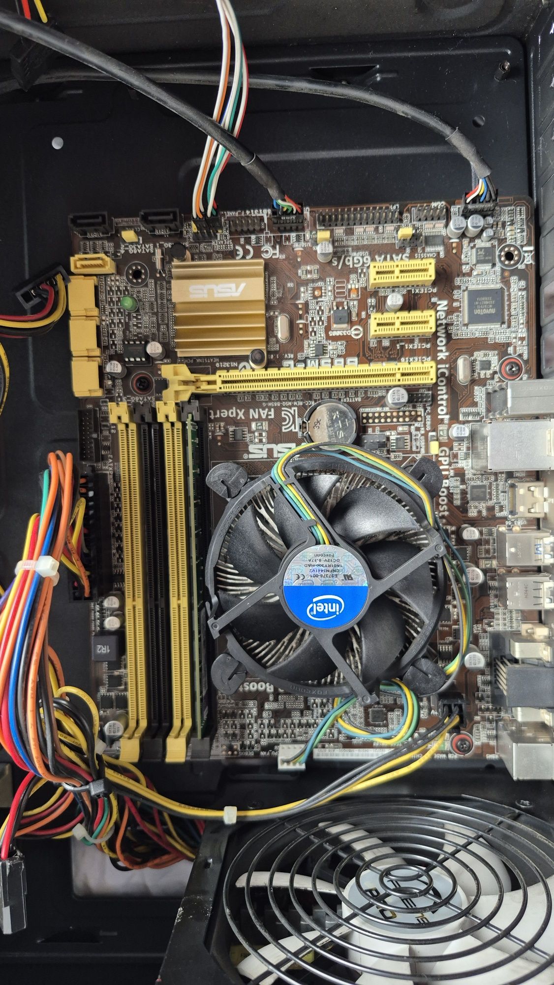 komputer Płyta główna ASUS B85M-G + i5-4430+ zasilacz  ram 4GB