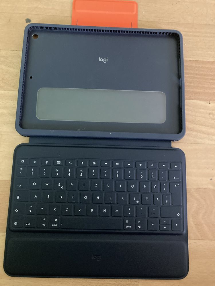 Logitech etui na tablet