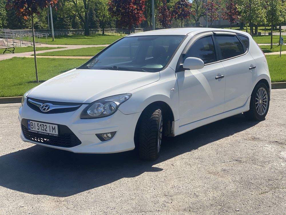 HYUNDAI I30 комфорт