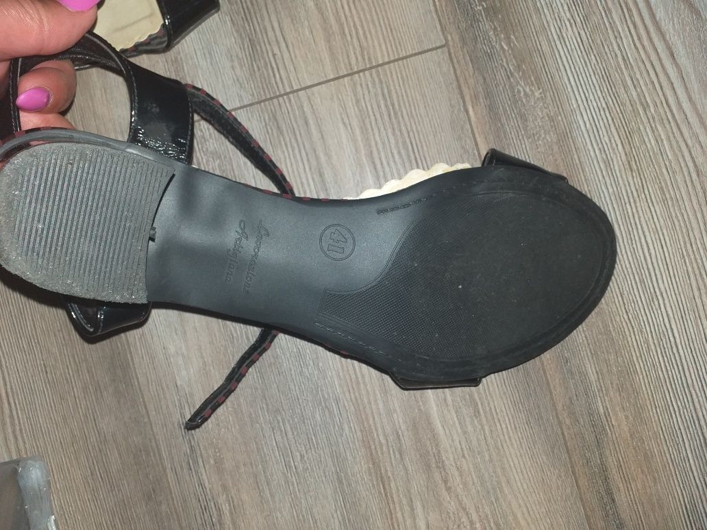 Czarne sandały damskie