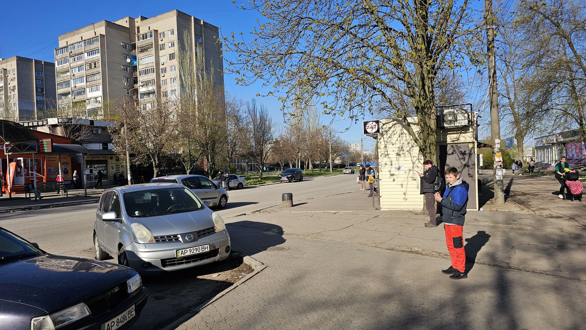 Помещение Около 40 м/кв Супер месте напротив Рынка
