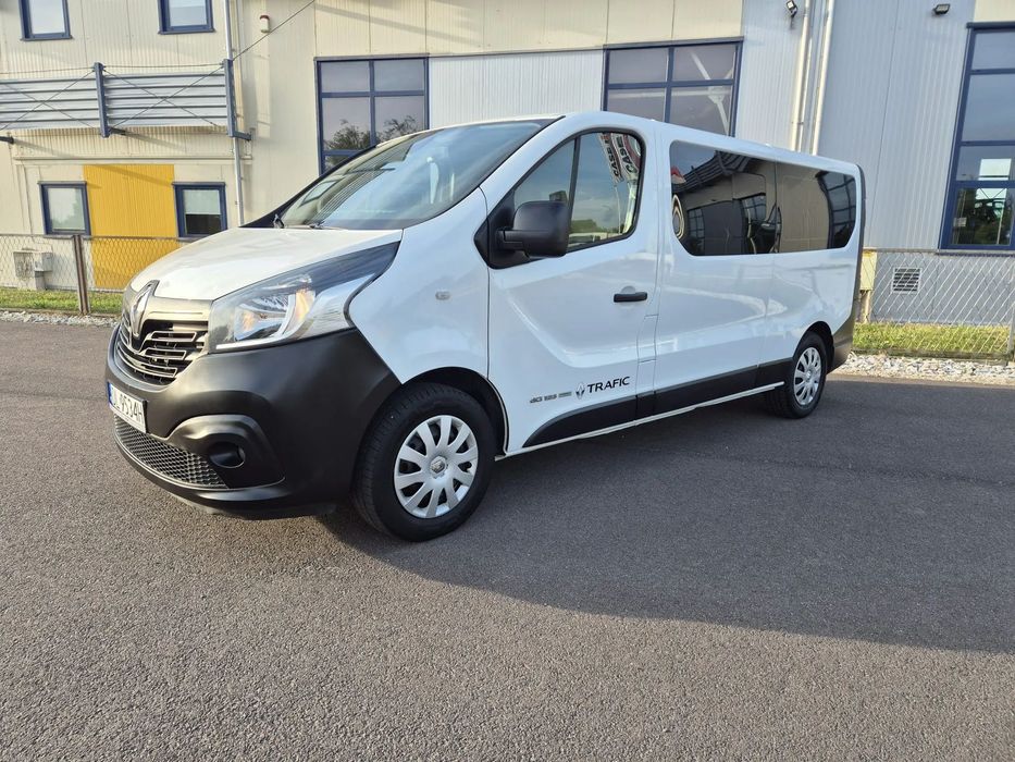 Renault Trafic Trafic 9 osób igła !!! Full serwis!! Webasto!!