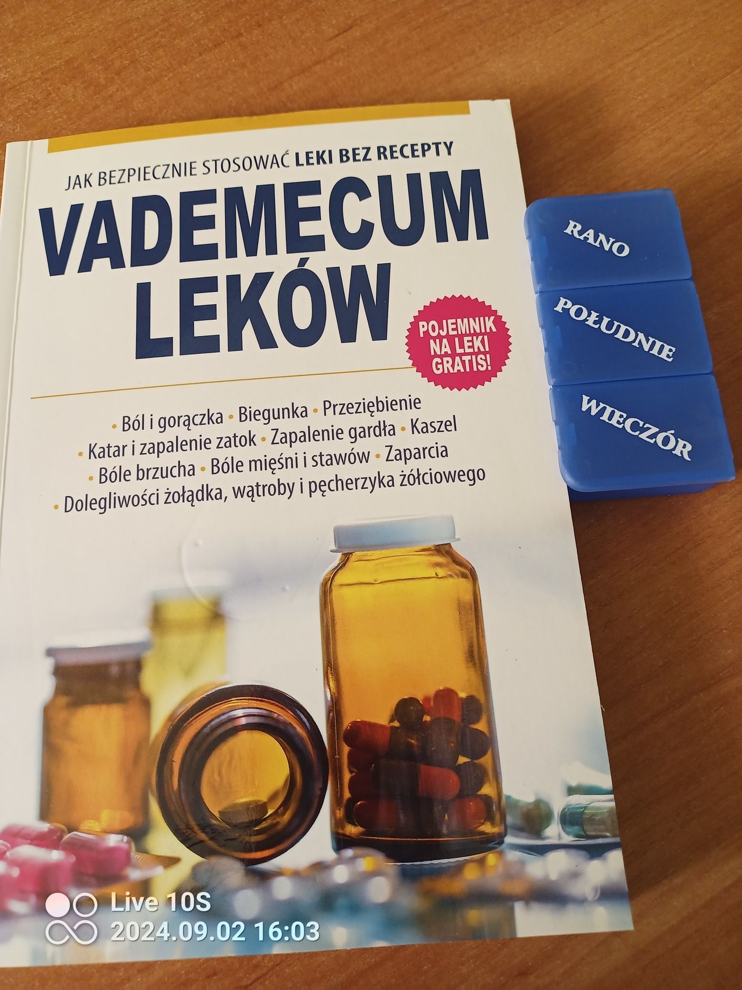 Książka + pojemnik na leki
