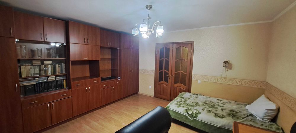 Сдам 3 комн квартиру, 7-ая фонтана. 3/9 этаж. Долгосрочный. От хозяина