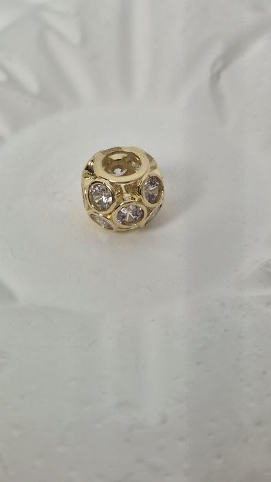 Nowy złoty charms do bransoletki typu Pandora kulka cyrkonie 585