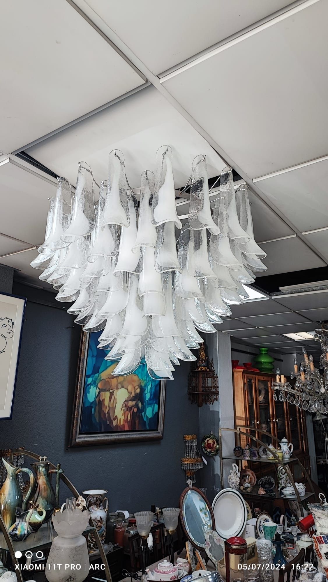 Grande lustre Italiano em vidro de murano branco