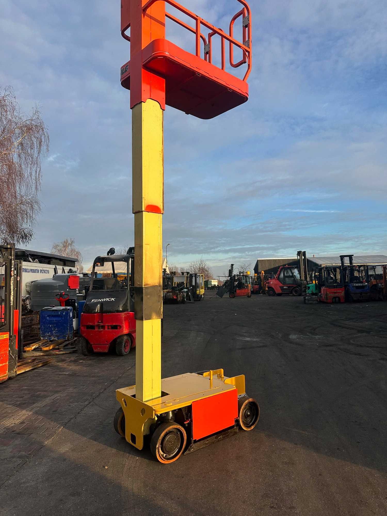 zwyżka podnośnik słupowy elektryczny JLG 1230ES 24V 230kg 6.50m 2018r