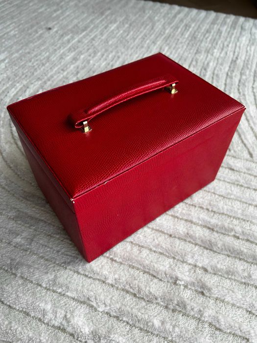 Szkatułka na biżuterię APART – elegancka, funkcjonalna