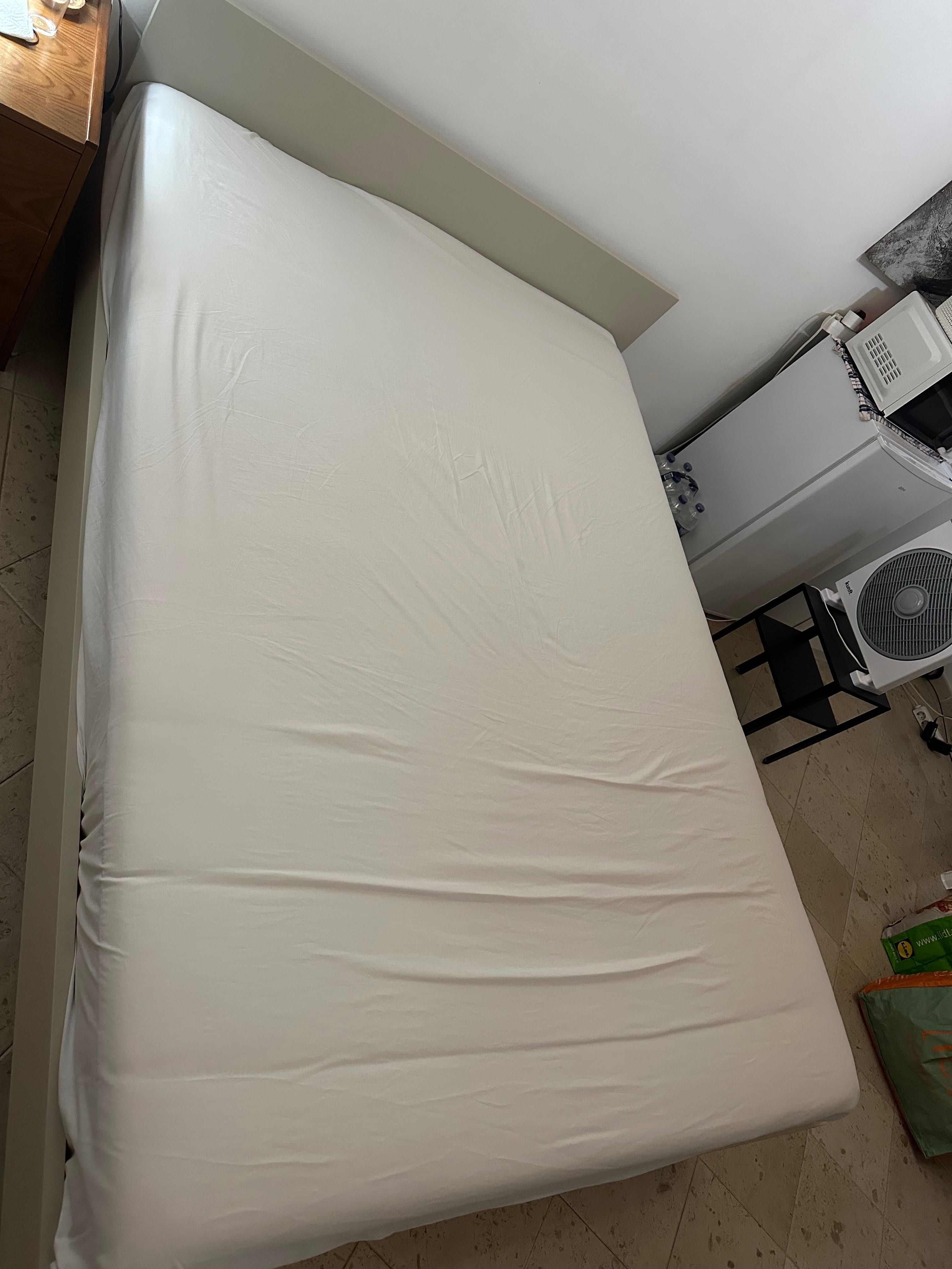 Cama casal com colchão Ikea novos