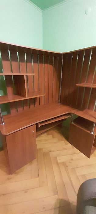 Компютерний стіл