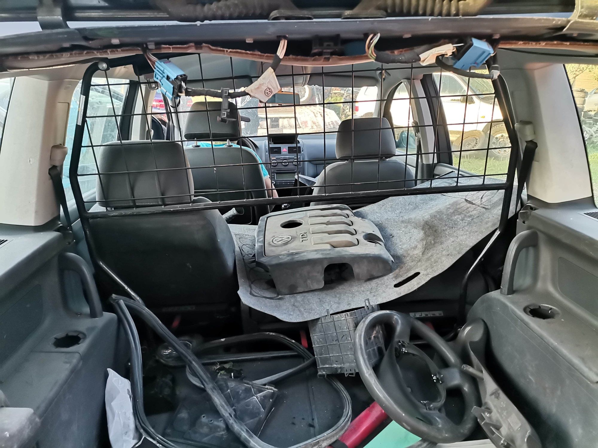 Vw touran 2.0 tdi silnik AZV skrzynia hdv kolor ld7x na części szyba