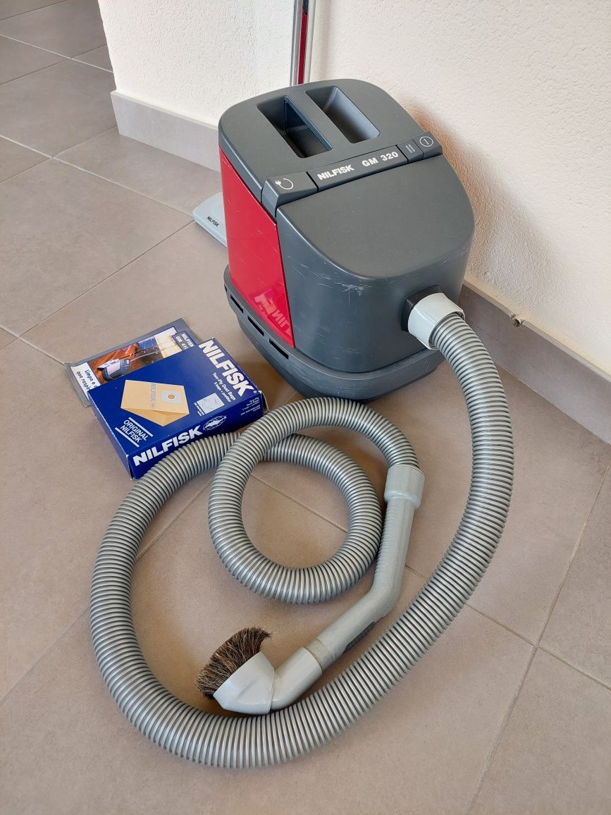 Vendo aspirador Nilfisk GM 320