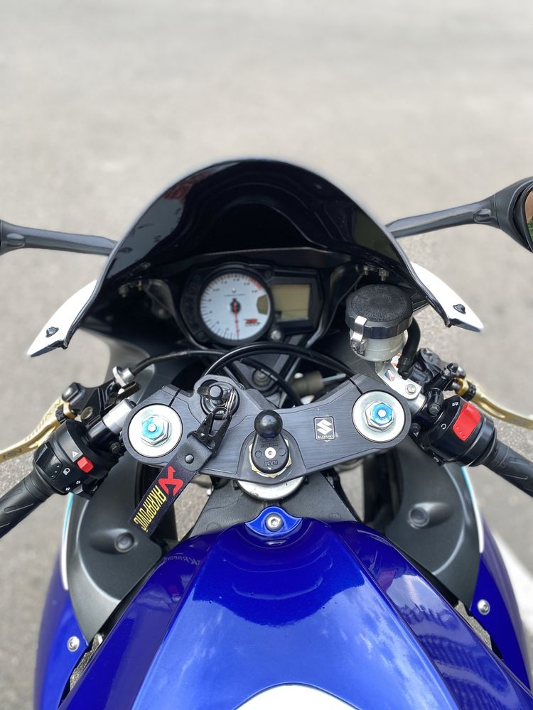 Продам Suzuki gsxr 600 k7