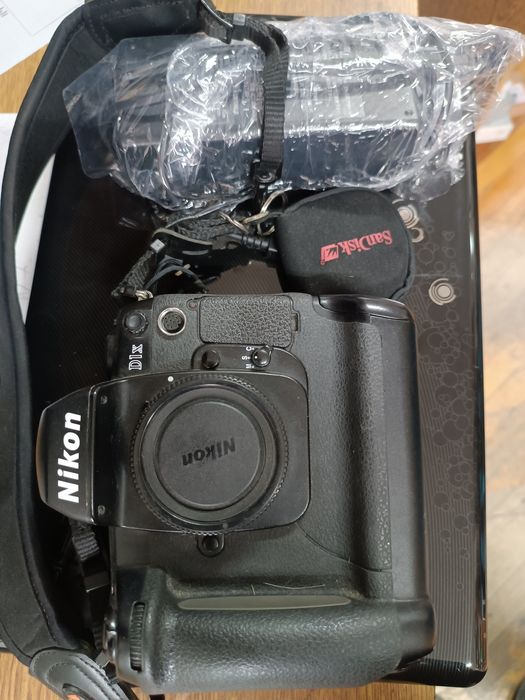 NIKON D1X Body (зеркальная камера)