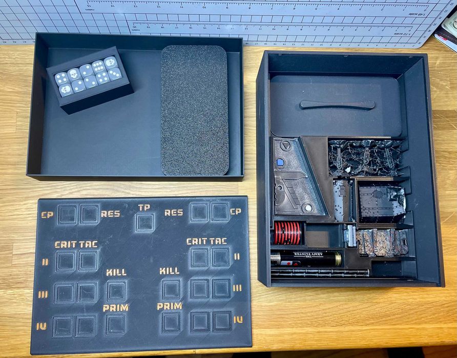 Kill Team - pudełko na ekwipunek i żetony, traker punktów i inne.