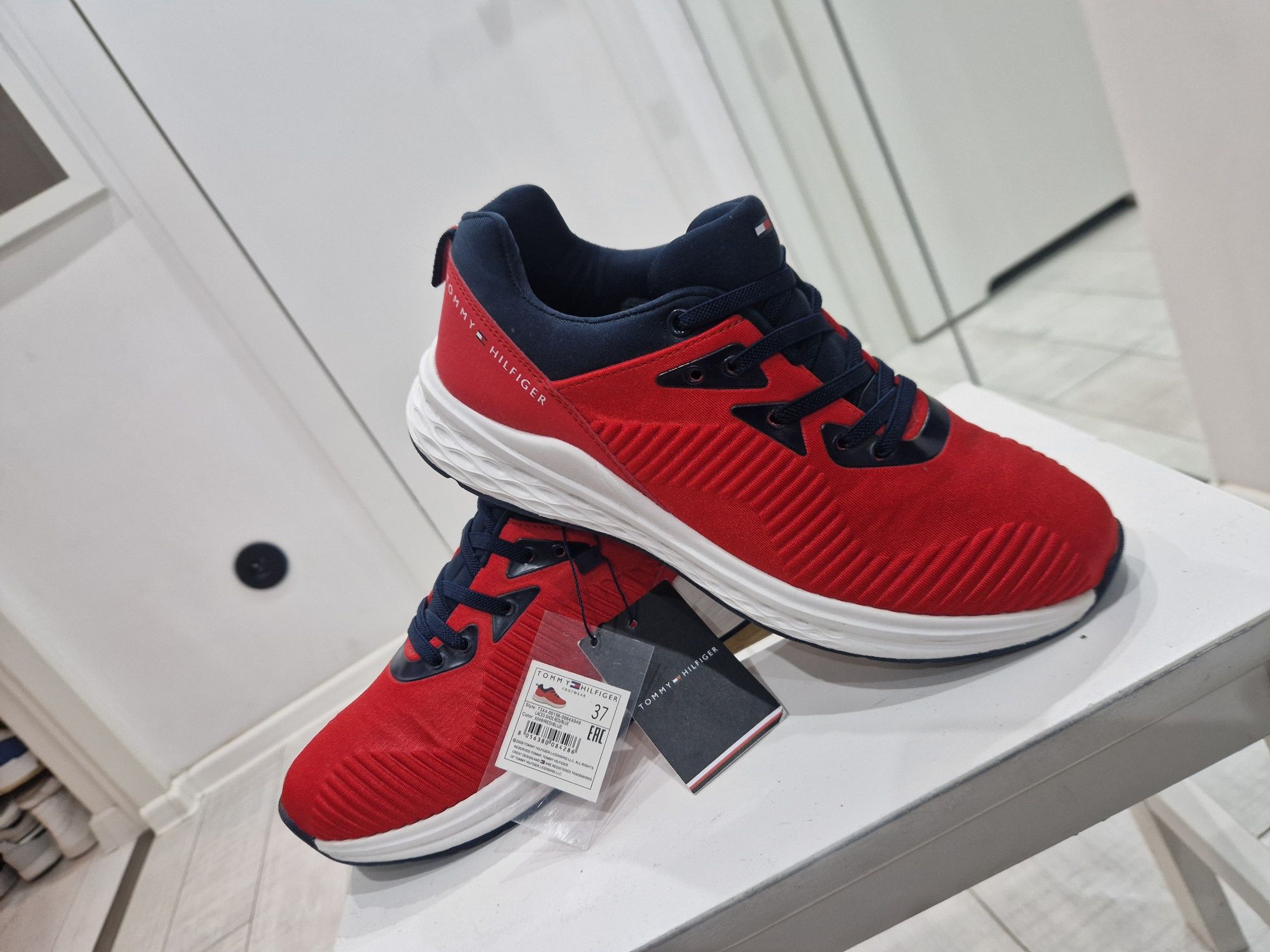 Org. Sneakersy Tommy HILFIGER roz 37  ( 23,5 cm )  Unisex