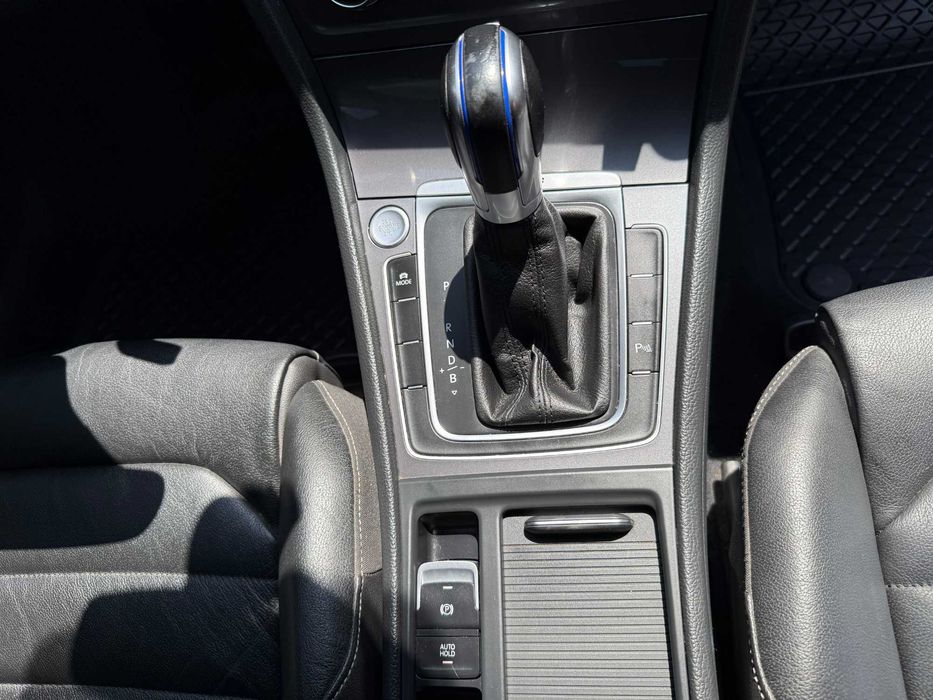 Продам VOLKSWAGEN e-Golf 24кв Електро