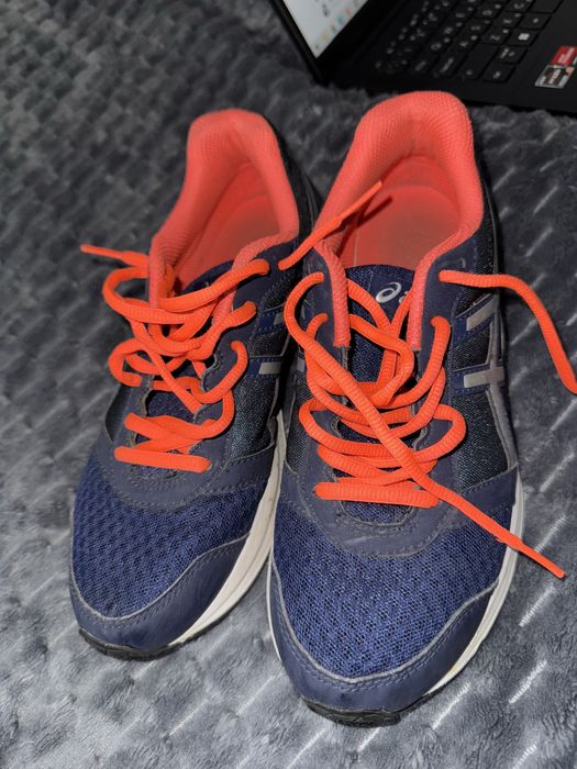 Кросівки жіночі Asics