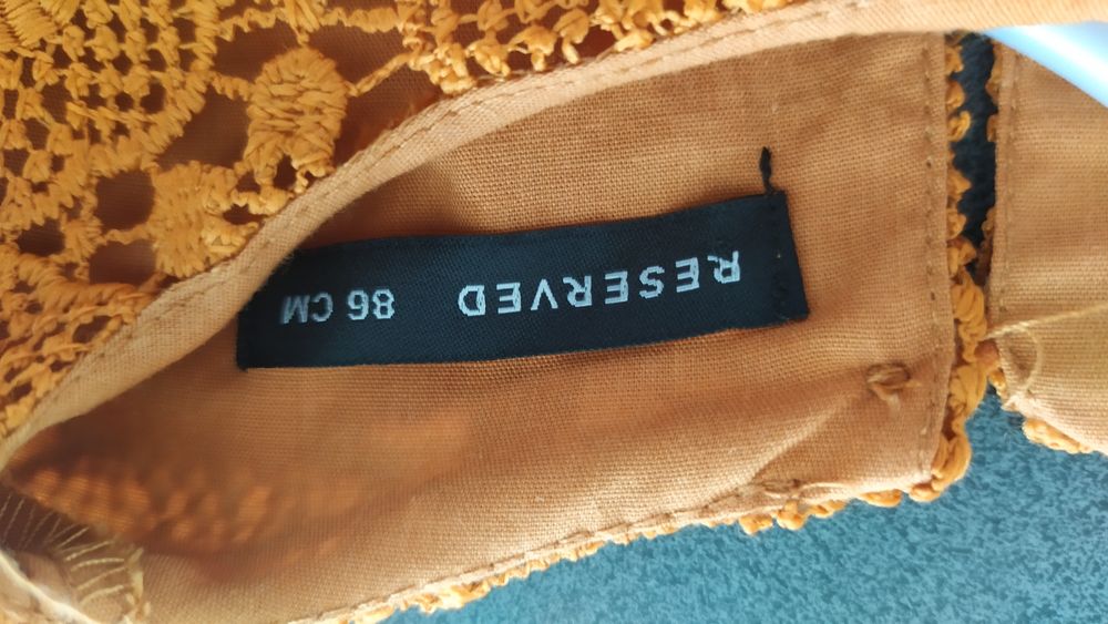 Piękna ażurowa sukienka dziewczęca. Stan idealny. Rozmiar 86. Reserved