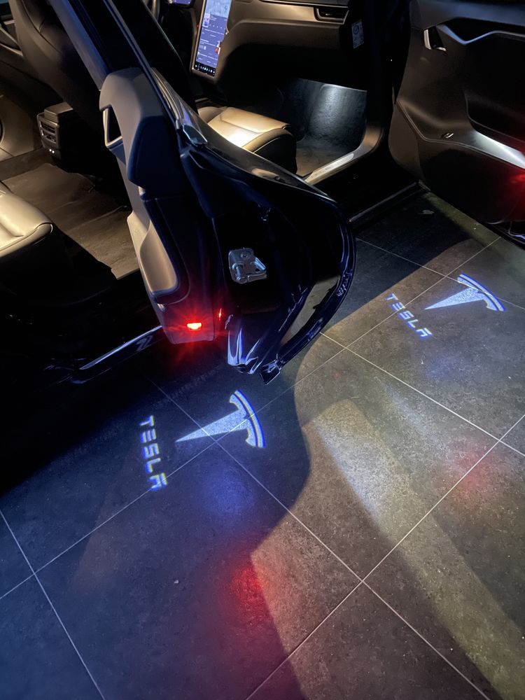 Tesla Model S 75D 2018 intel