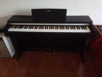 Piano Yamaha Arius YDP 142, como NOVO!
