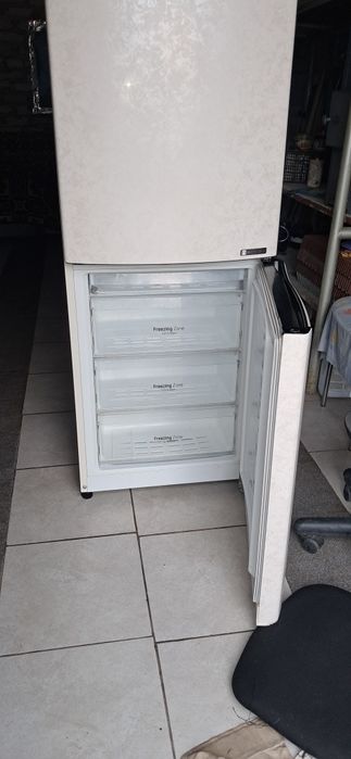 Холодильник LG, 2020 no frost, срочно