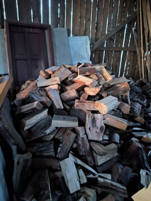 Sprzedam drewno opałowe – sosna, suche