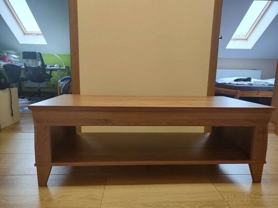 Stolik kawowy modrzew złoty