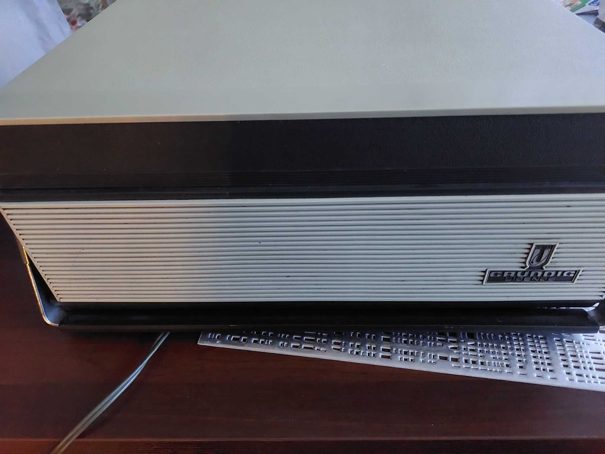 Magnetofon szpulowy Grundig