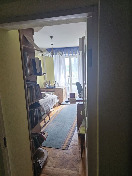 м.Палац Україна.Предславинська 26а.4-х.кімнатна 85м2.