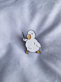 Przypinka pin wpinka pins złota broszka 
alternative gothic gęs goose