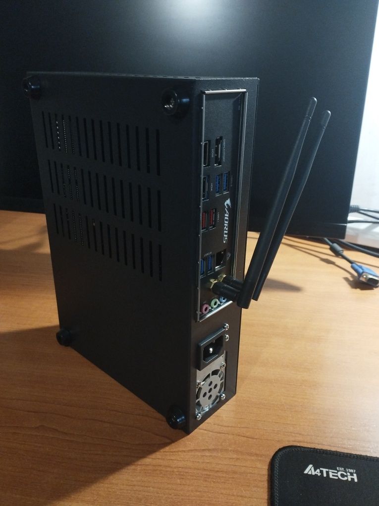 Продам  mini-itx корпус  q32