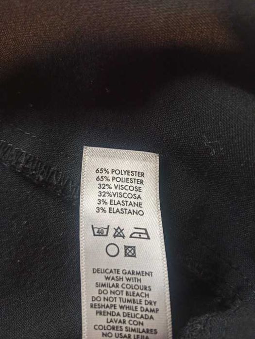 Sukienka czarna dopasowana elegancka aplikacje Savida