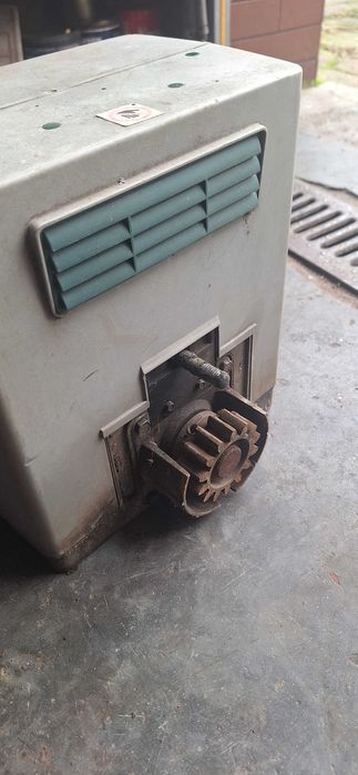 napęd do bramy przesuwnej BFT Deimos 700 bez płytki sterującej