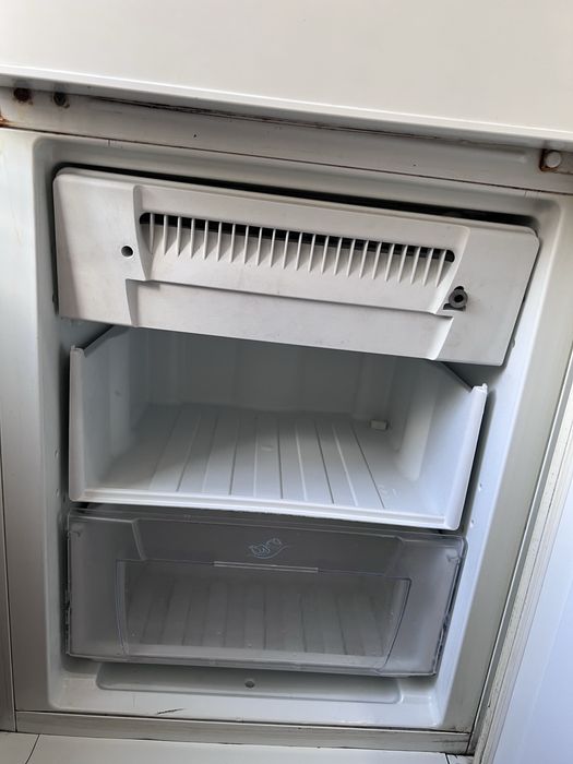 Холодильник Indesit