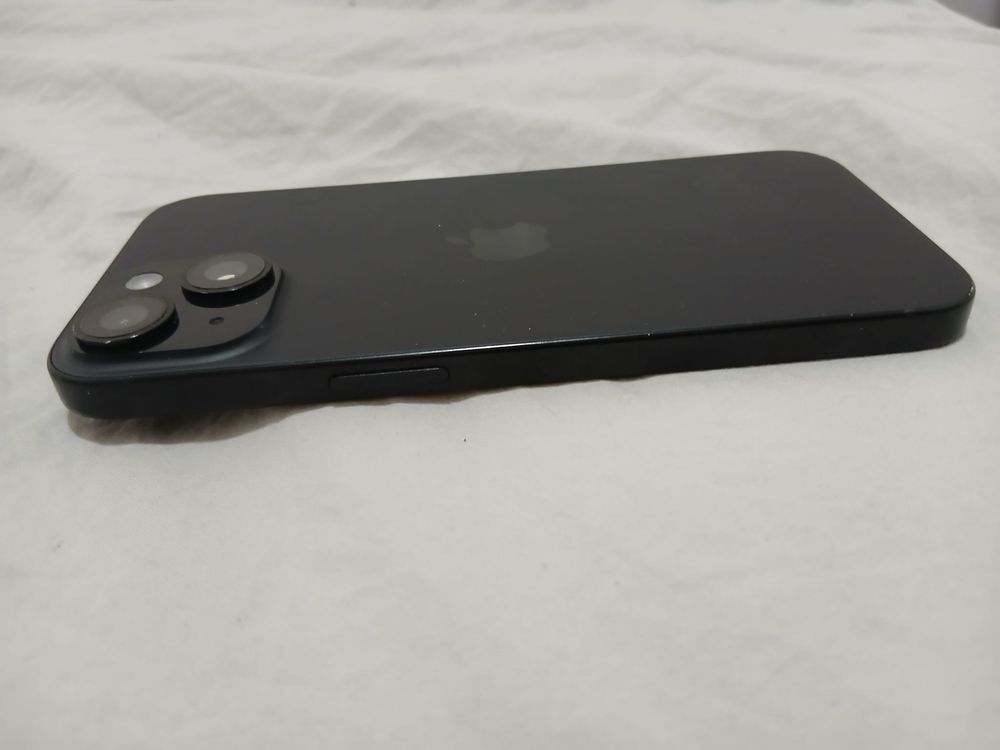 iPhone 15 -128 G