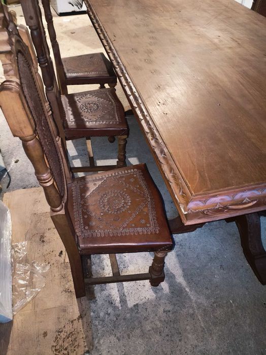 Mesa de sala com 7 cadeira