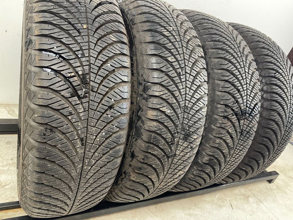 175/70R13 82T GoodYear Vector 4 Season Gen-2  KOMPLET