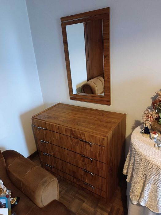 Vendo mobília quarto de casal. Como nova