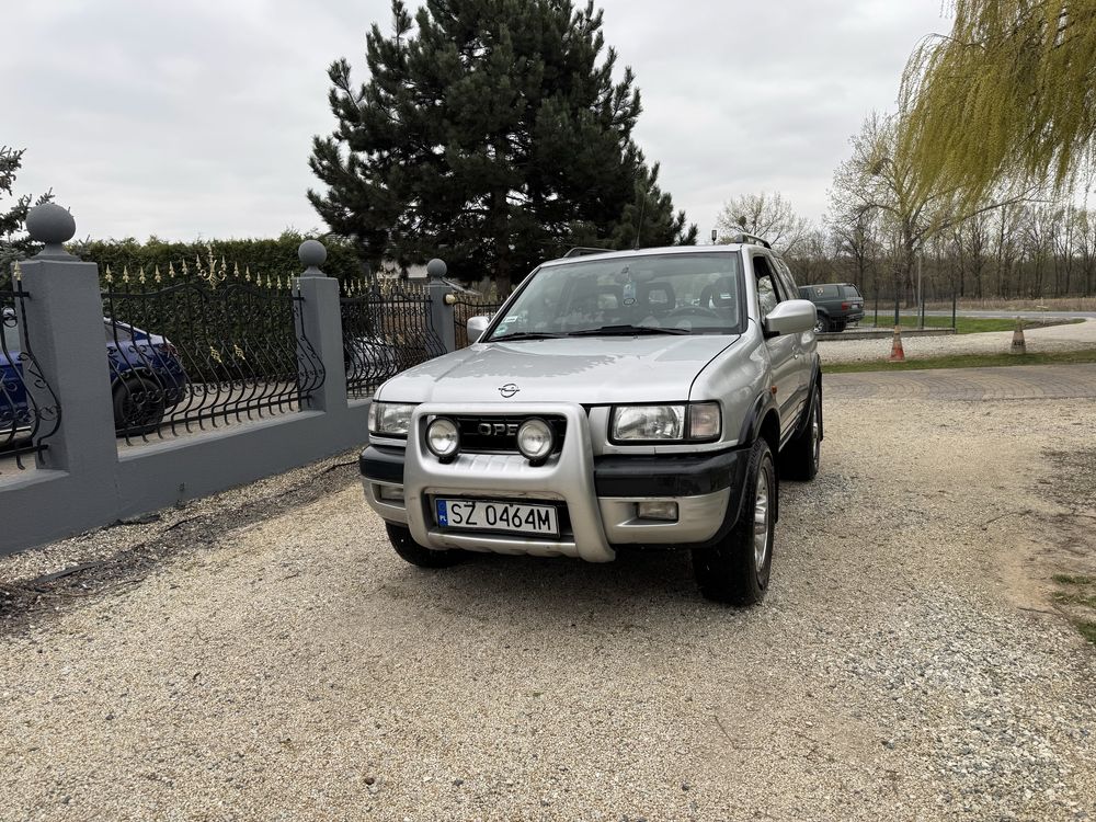 Opel Frontera 2.2d 2000r 3 drzwi automat 4x4