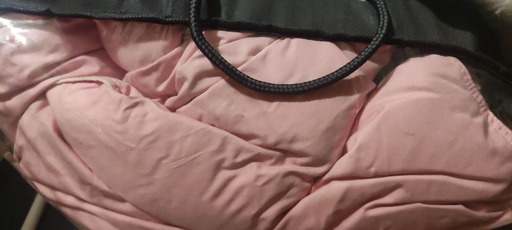 Sprzedam 2 kołdry puchowe używane w stanie bardzo dobrym