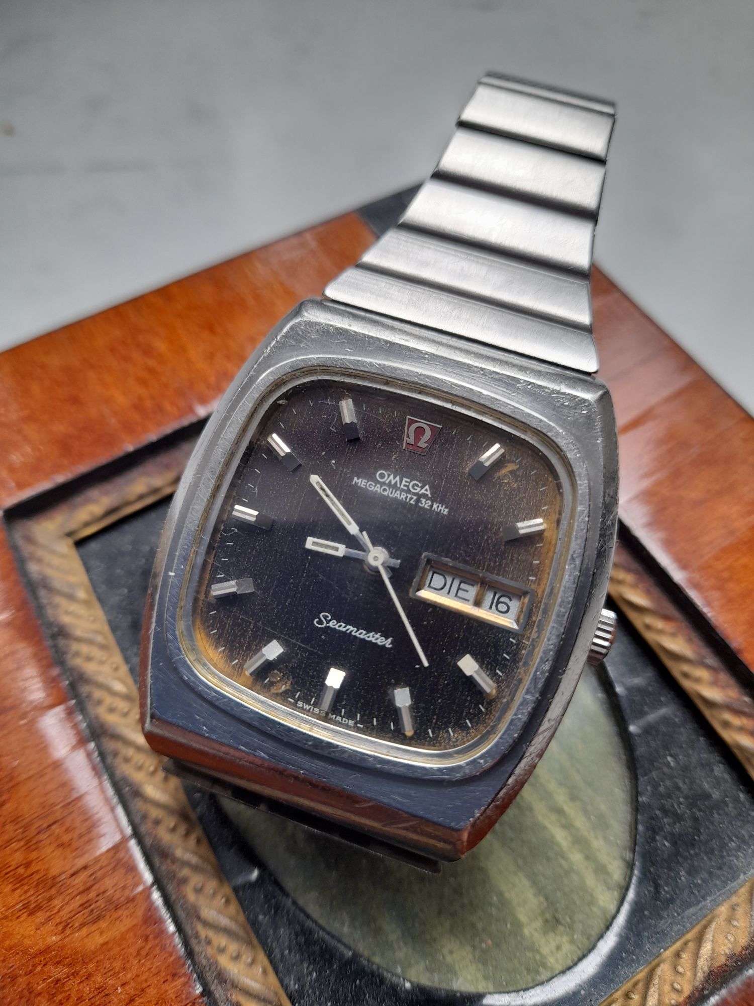 Omega Megaquartz 32 KHz Seamaster