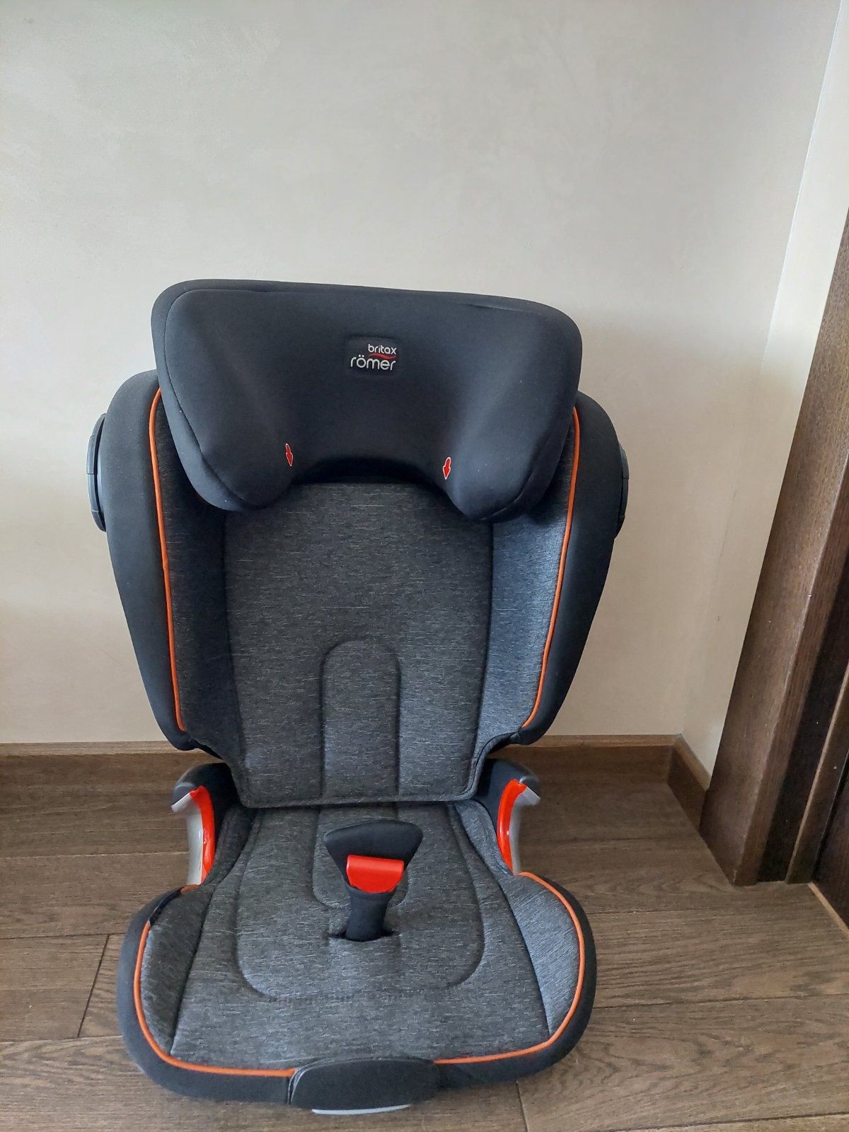 Автокрісло Britax Römer KIDFIX2 S