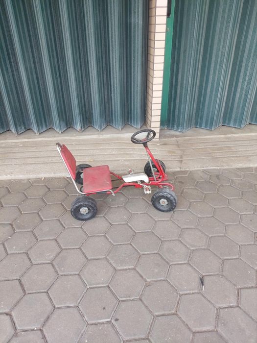 Carro a Pedais de Criança