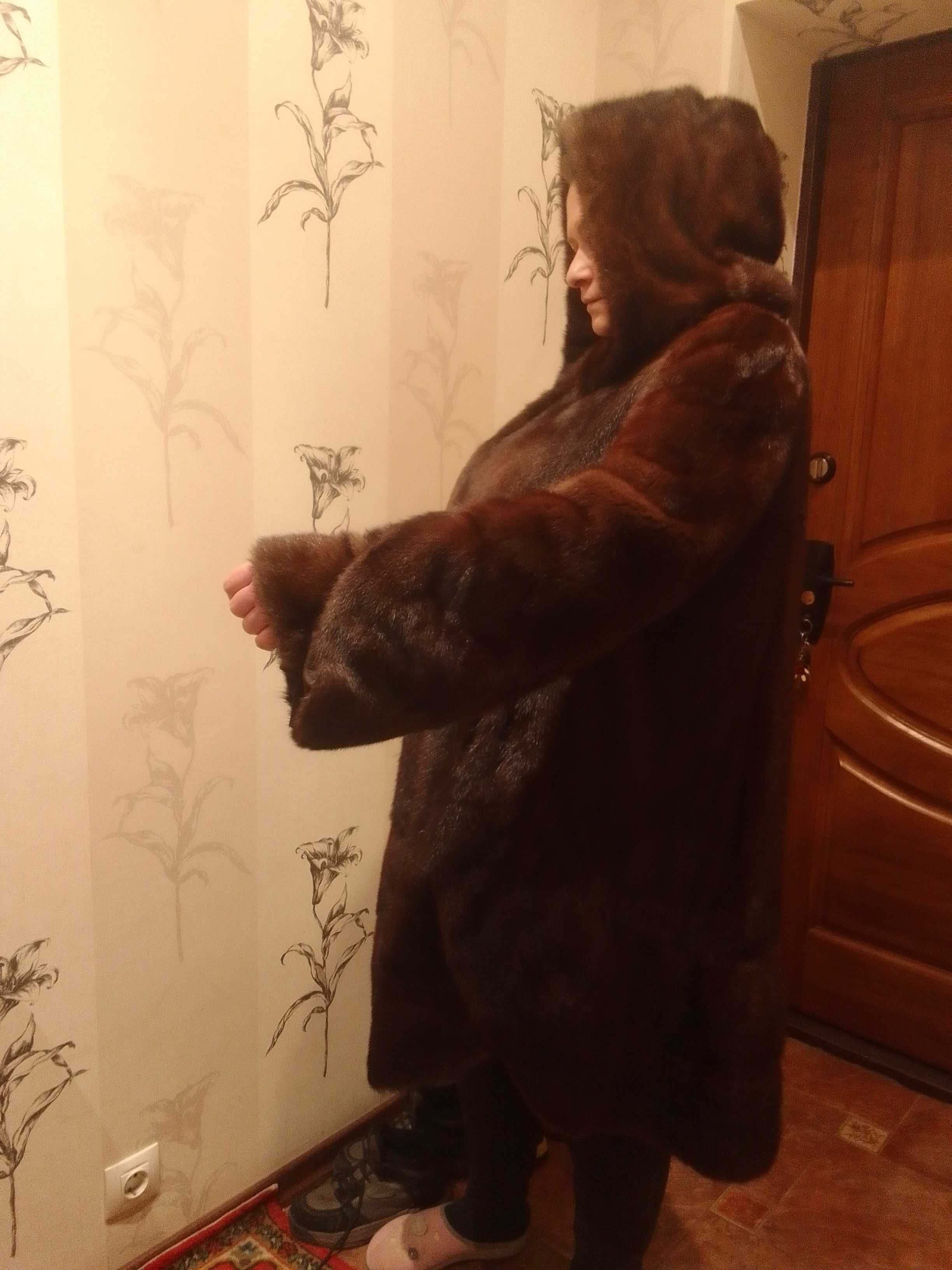 Продам норковую шубу