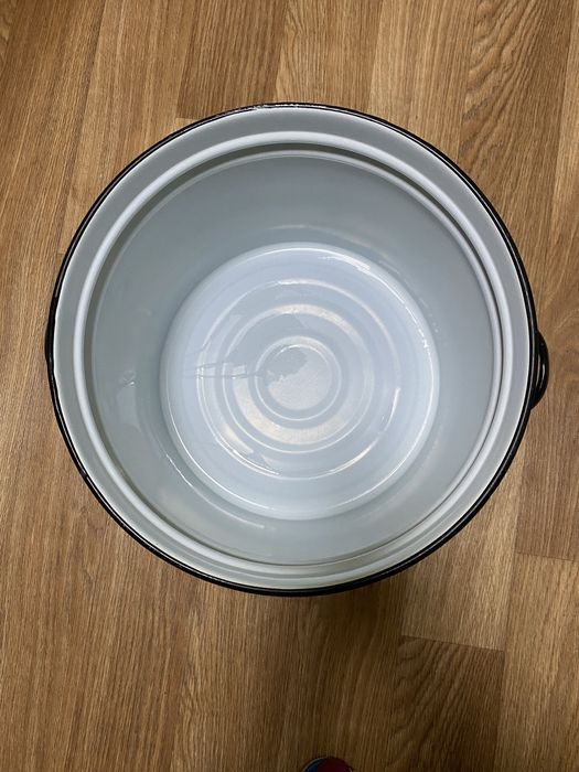 Продам кастрюлю б/у 40 литров