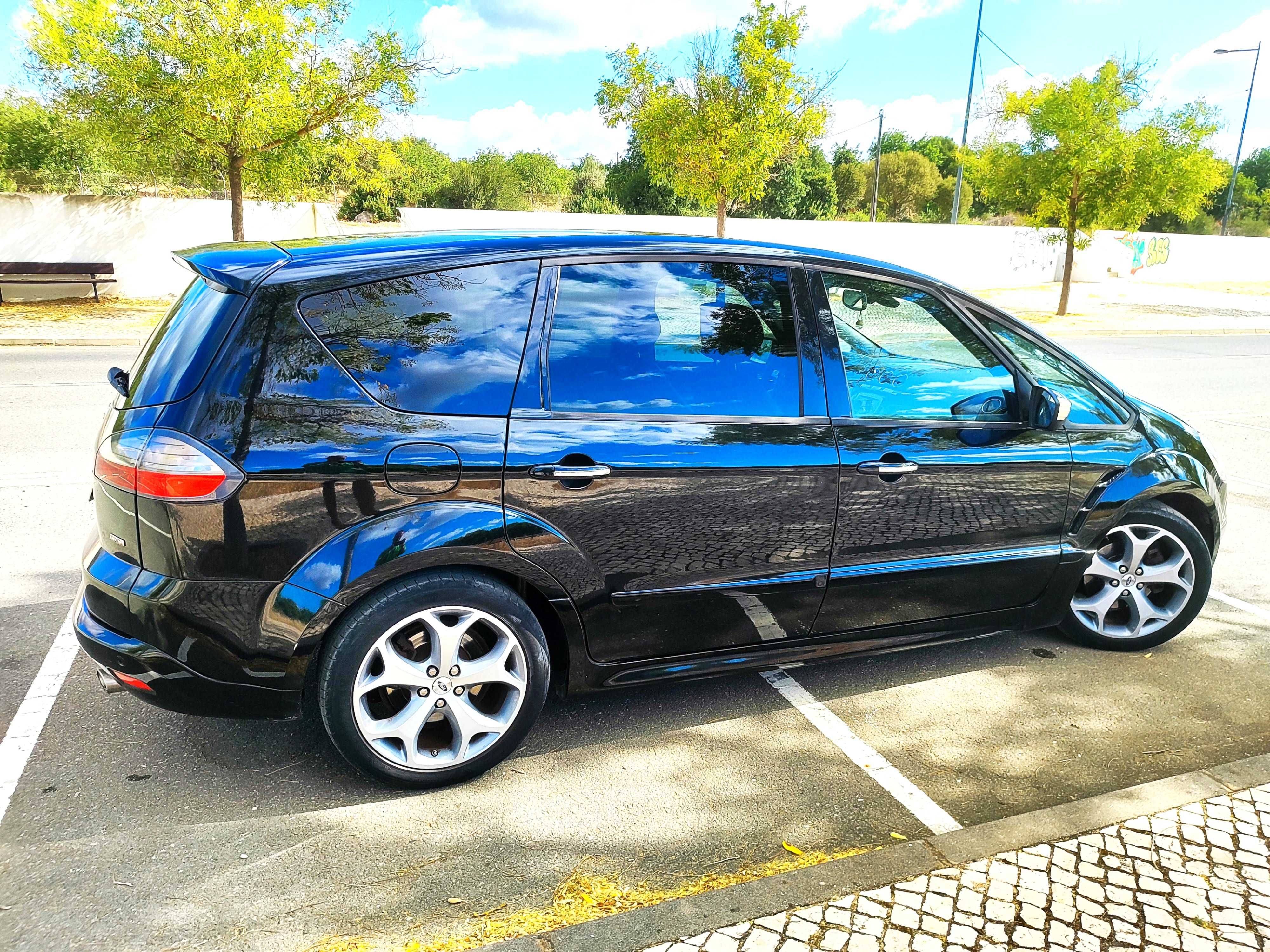 Ford S-MAX 2.2 TDCi - 175cv – Familiar Espaçoso  7 L – Full Extras